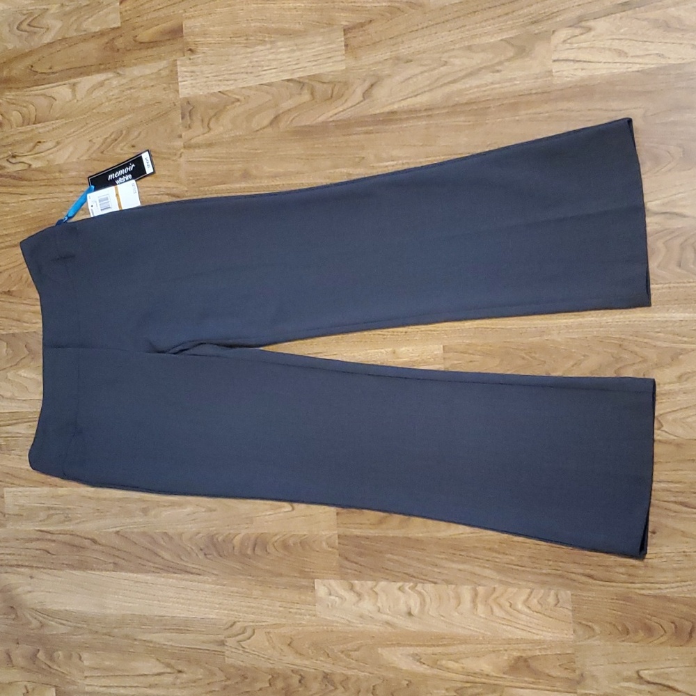 Memoir Wilshire NWT Flare Pants Size 3  Short Petite Gray